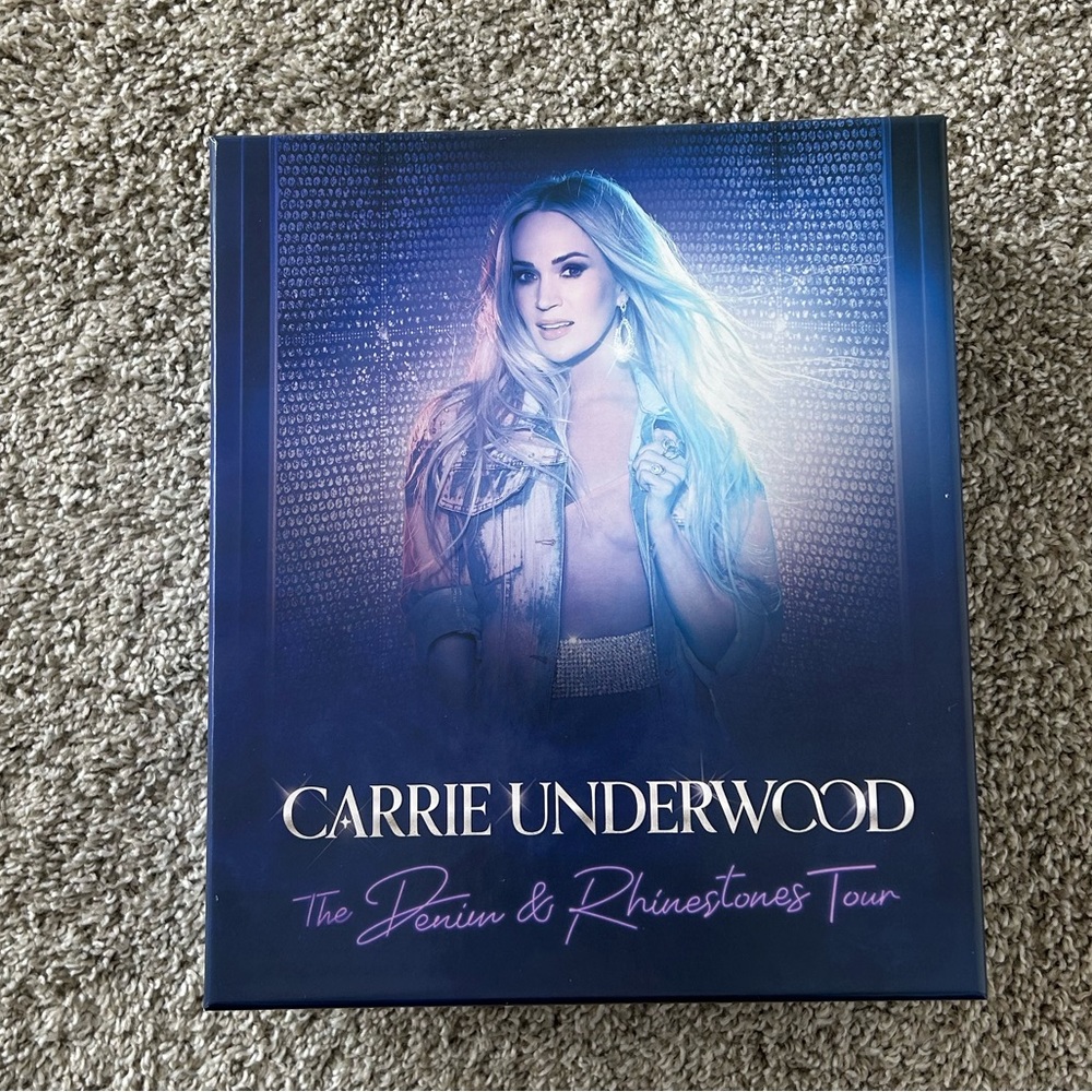 Carrie Underwood The Denim & Rhinestones Tour VIP box